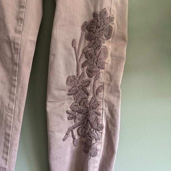Chino by Anthropologie Lavender Embroidered Chino Pants, Size 25 - Picture 5 of 9